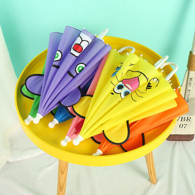Gepersonaliseerde kleuren mini kinderparaplu met lang handvat en schattig tekenfilmontwerp