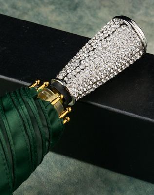 Handmatige besturing Diamant invoeghoes 3 vouw paraplu Unieke regenparaplu's voor vrouwen