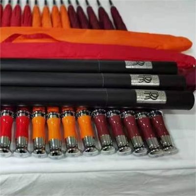 Handmatig openen 24 inch 8K Golf paraplu met onderscheidend ontwerp en glasvezel schacht